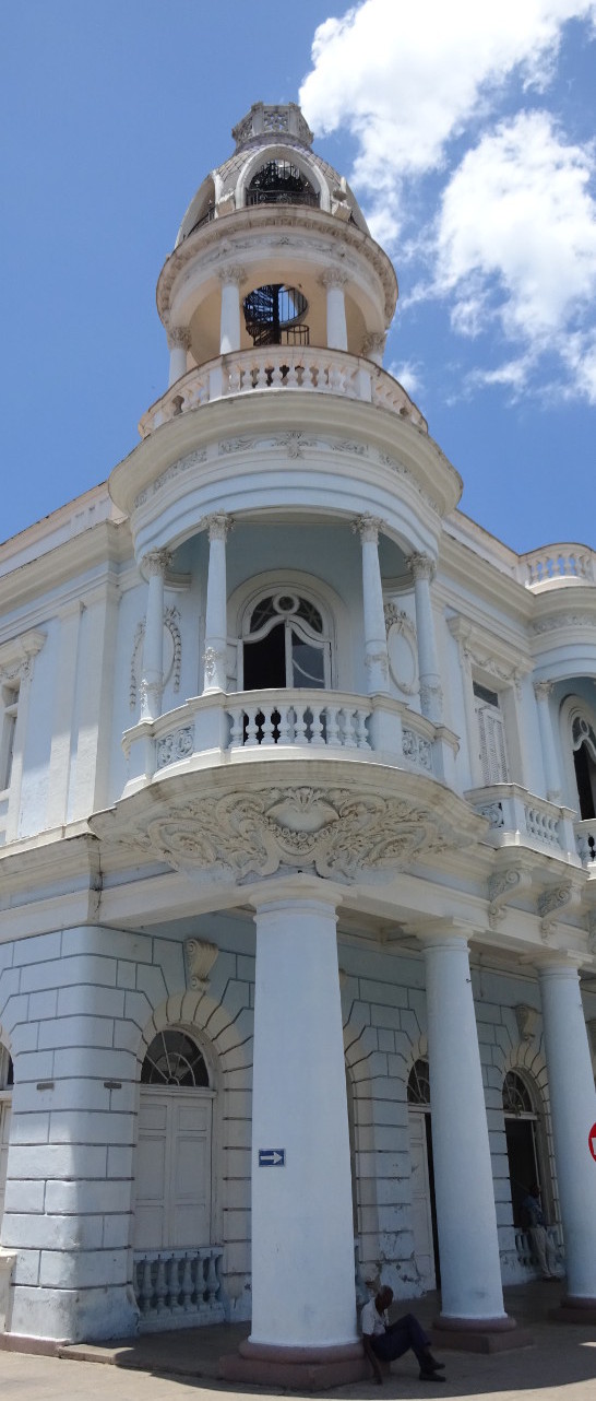 Balcón en el Palacio Ferrer, a 1.3km de Marilope Hostal